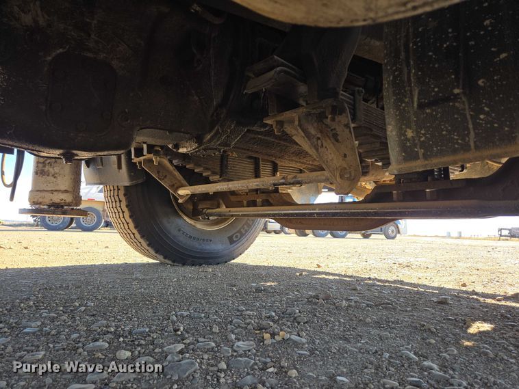 image for item DY1431 1996 Mack MR690S concrete pump truck