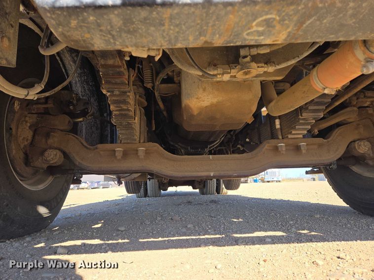 image for item DY1431 1996 Mack MR690S concrete pump truck