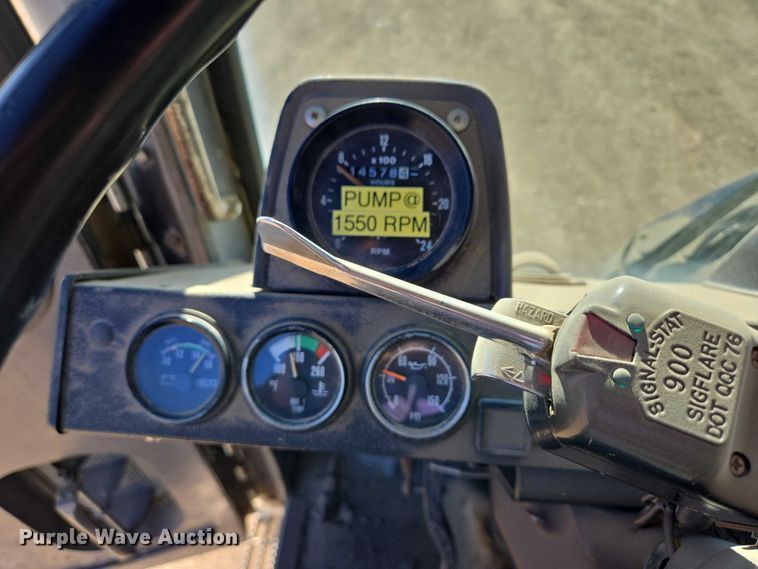 image for item DY1431 1996 Mack MR690S concrete pump truck