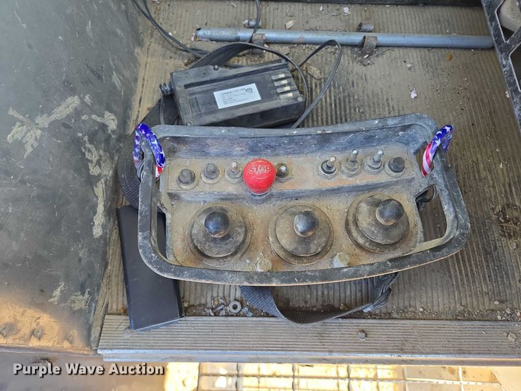 image for item DY1431 1996 Mack MR690S concrete pump truck