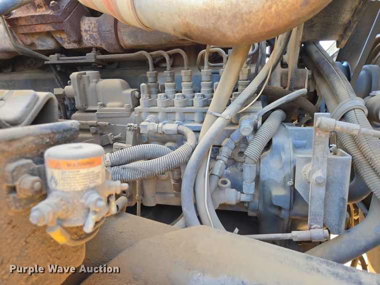 image for item DY1431 1996 Mack MR690S concrete pump truck