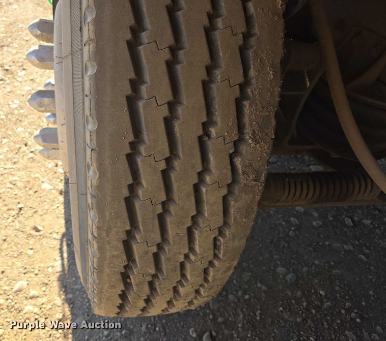 image for item DY1431 1996 Mack MR690S concrete pump truck