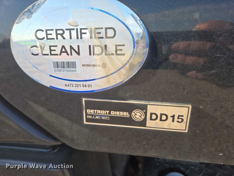 image for item DY1433 2011 Freightliner Cascadia semi truck