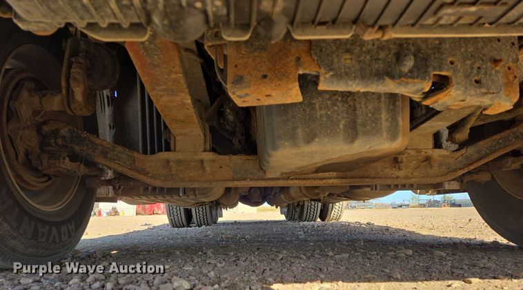 image for item DY1433 2011 Freightliner Cascadia semi truck