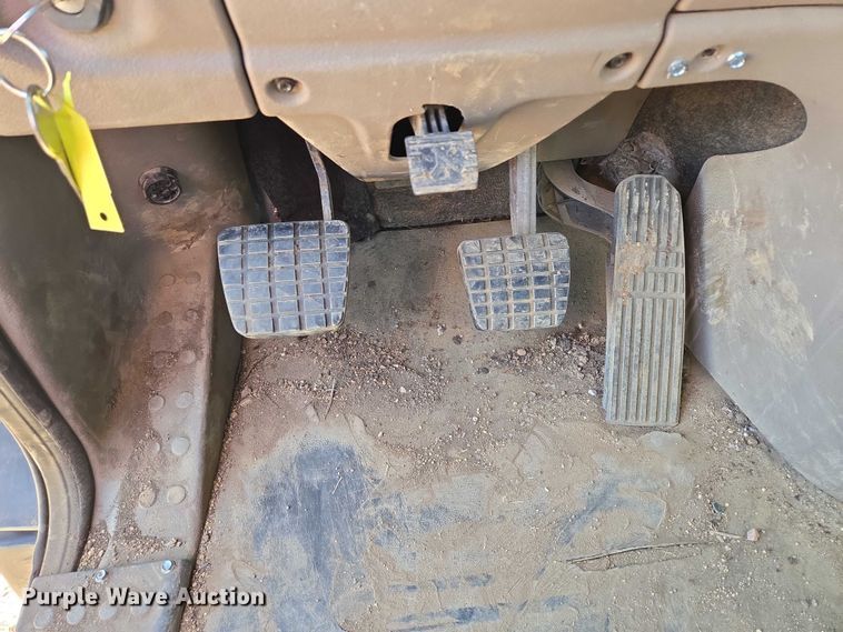 image for item DY1433 2011 Freightliner Cascadia semi truck