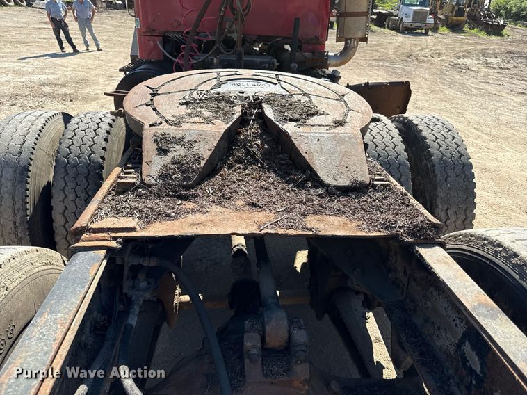 image for item DZ4082 1984 Autocar semi truck