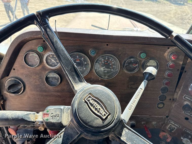 image for item DZ4082 1984 Autocar semi truck