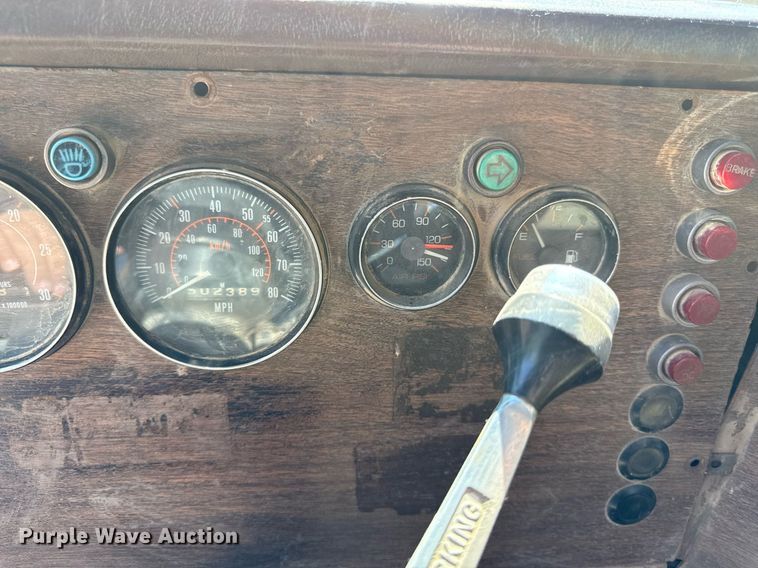 image for item DZ4082 1984 Autocar semi truck