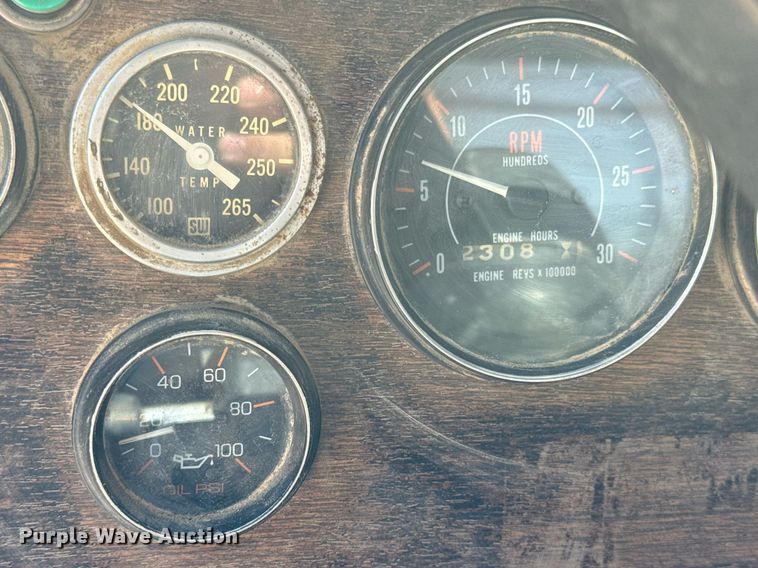 image for item DZ4082 1984 Autocar semi truck