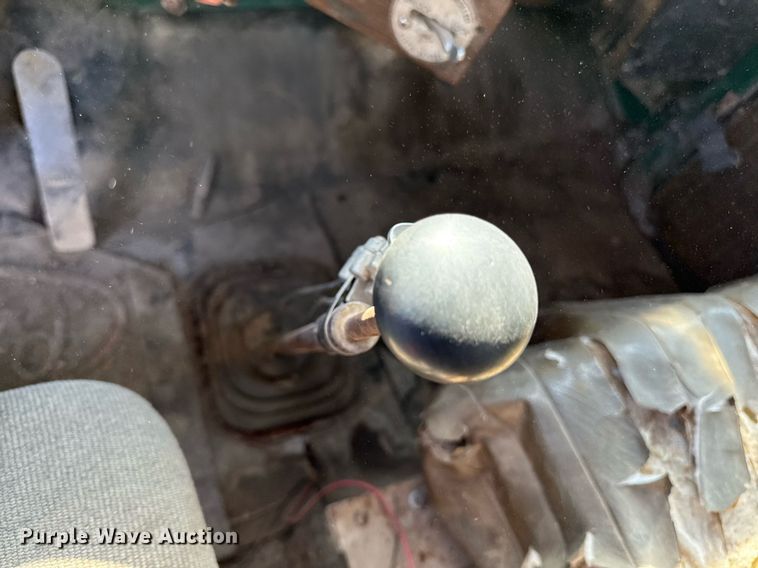 image for item DZ4082 1984 Autocar semi truck