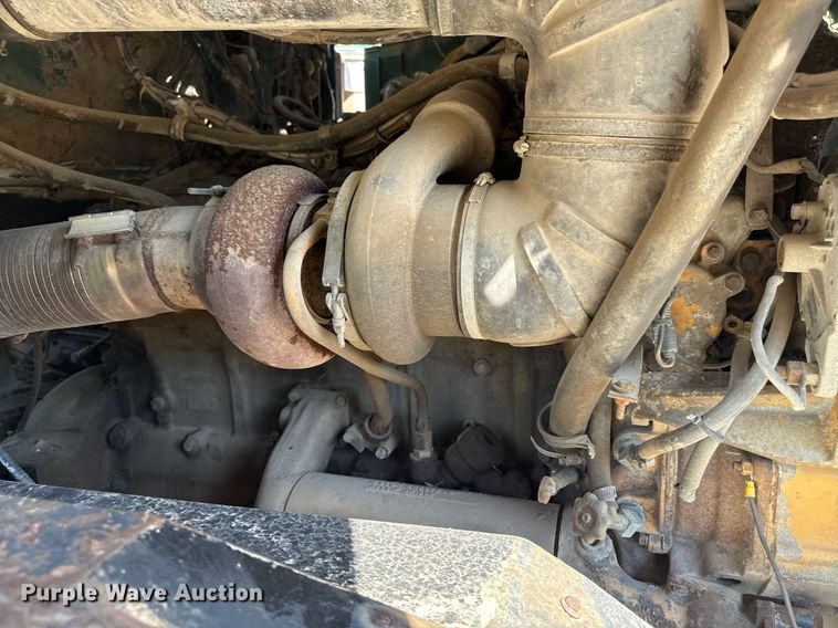 image for item DZ4082 1984 Autocar semi truck