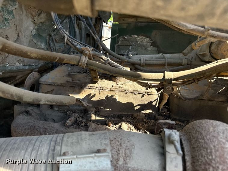 image for item DZ4082 1984 Autocar semi truck