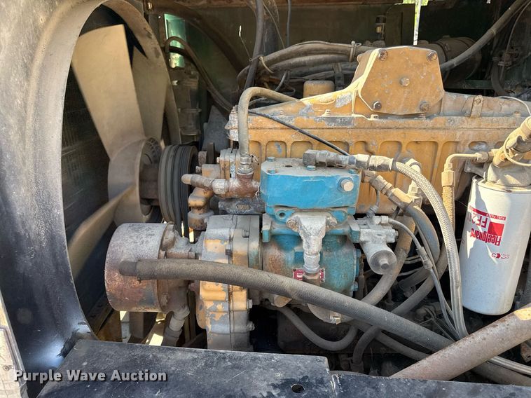 image for item DZ4082 1984 Autocar semi truck