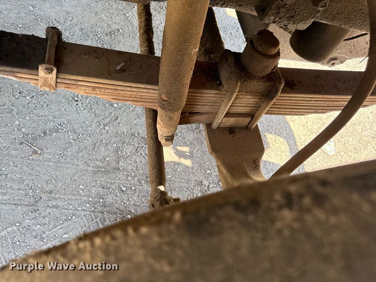 image for item DZ4082 1984 Autocar semi truck