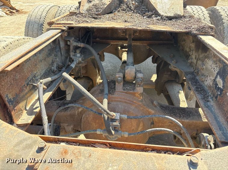 image for item DZ4082 1984 Autocar semi truck