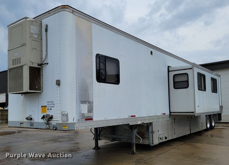 image for item DZ6611 1997 Fruehauf FBHLP9 camper