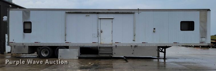 image for item DZ6611 1997 Fruehauf FBHLP9 camper