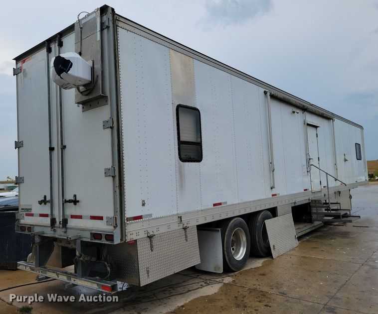 image for item DZ6611 1997 Fruehauf FBHLP9 camper