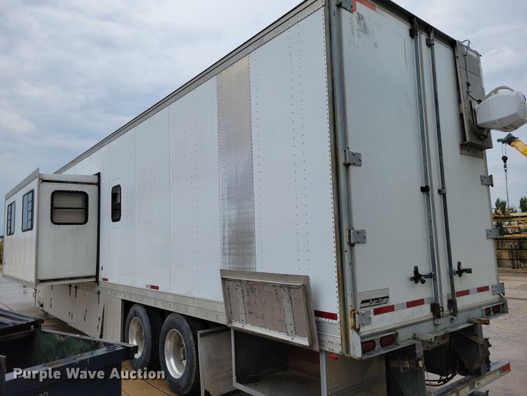 image for item DZ6611 1997 Fruehauf FBHLP9 camper