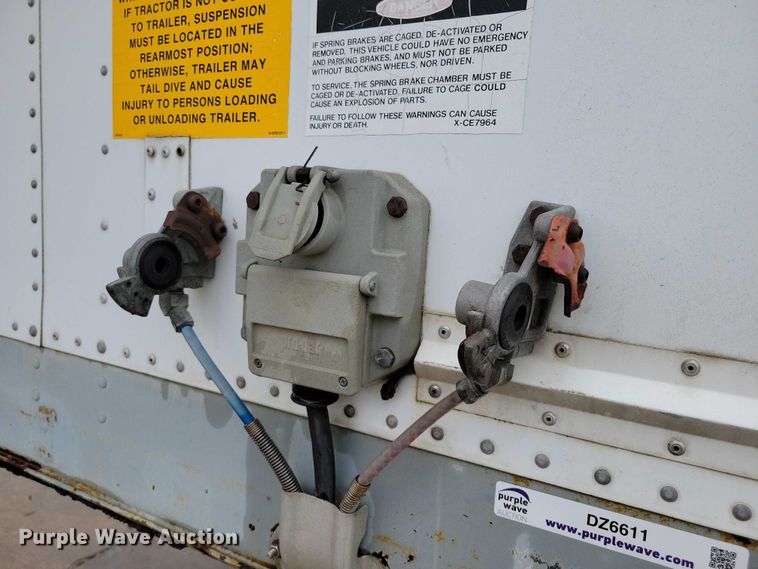 image for item DZ6611 1997 Fruehauf FBHLP9 camper