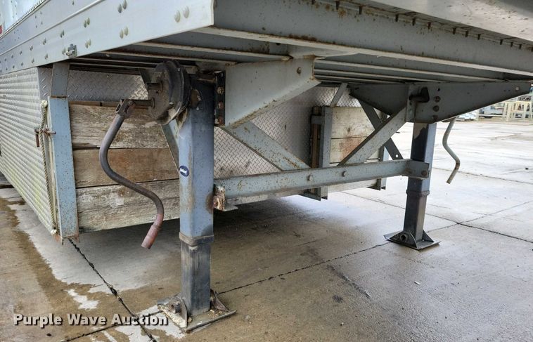 image for item DZ6611 1997 Fruehauf FBHLP9 camper