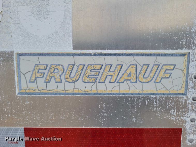 image for item DZ6611 1997 Fruehauf FBHLP9 camper