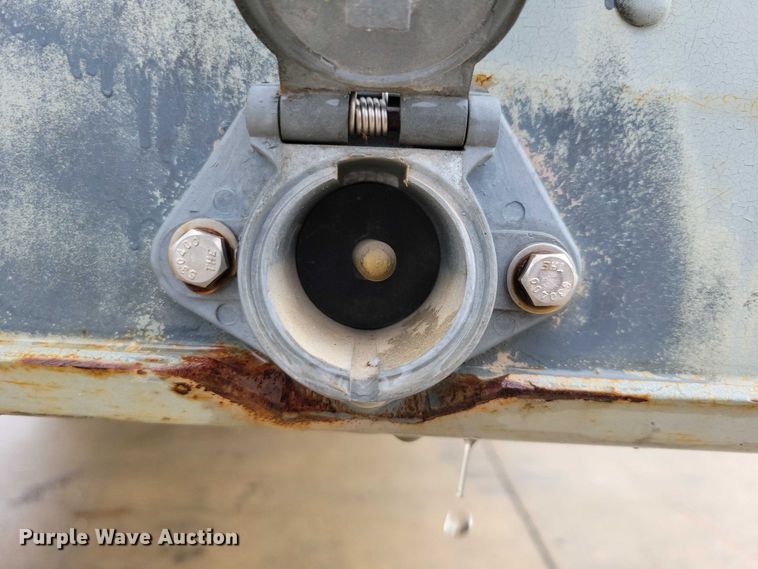 image for item DZ6611 1997 Fruehauf FBHLP9 camper