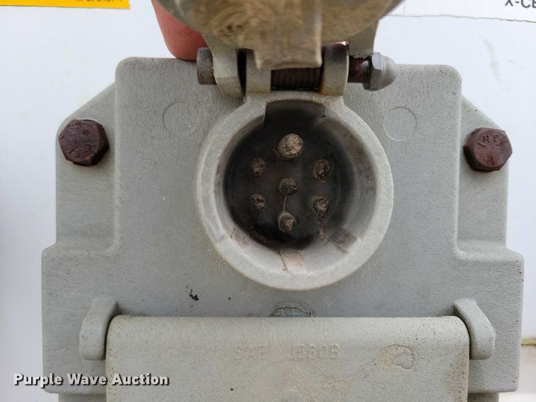 image for item DZ6611 1997 Fruehauf FBHLP9 camper