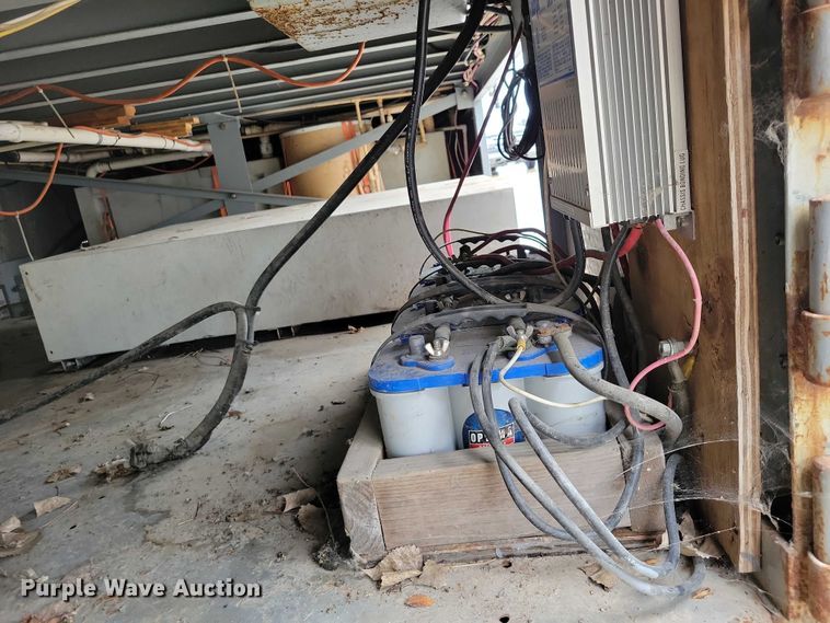 image for item DZ6611 1997 Fruehauf FBHLP9 camper