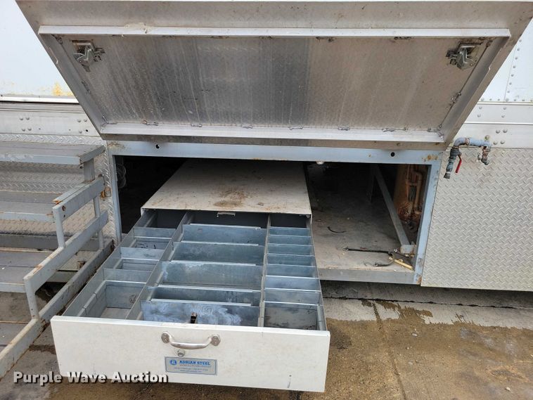 image for item DZ6611 1997 Fruehauf FBHLP9 camper