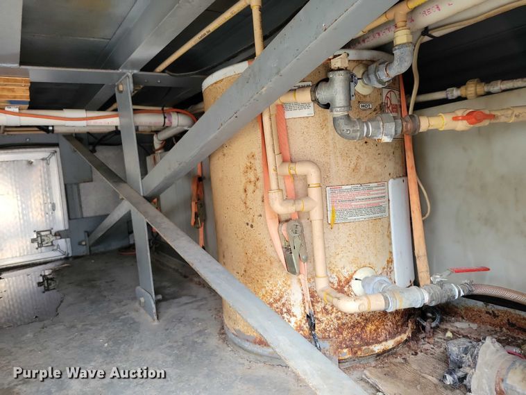 image for item DZ6611 1997 Fruehauf FBHLP9 camper