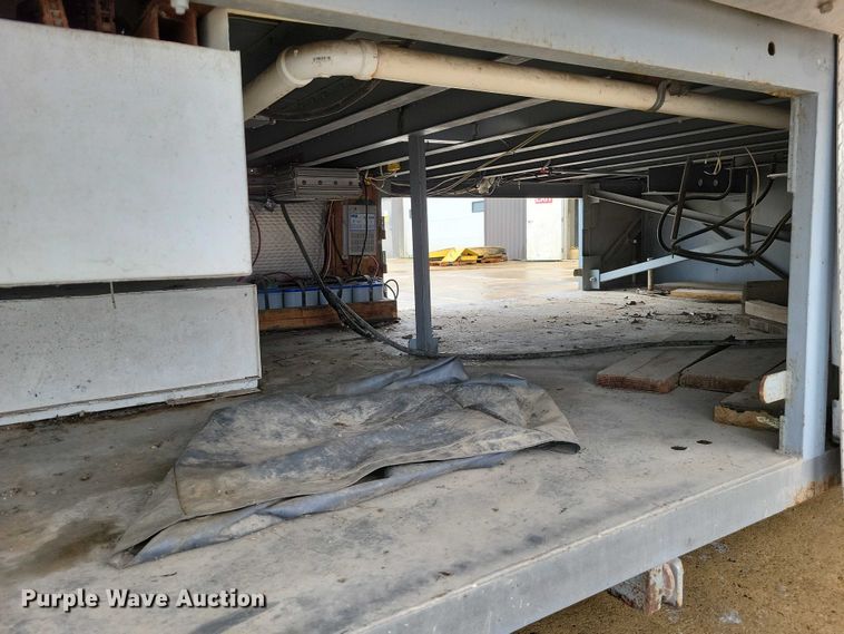 image for item DZ6611 1997 Fruehauf FBHLP9 camper