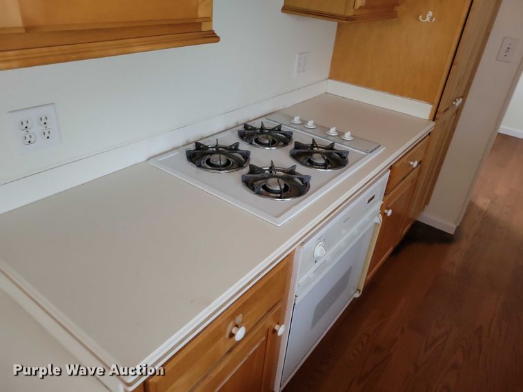 image for item DZ6611 1997 Fruehauf FBHLP9 camper