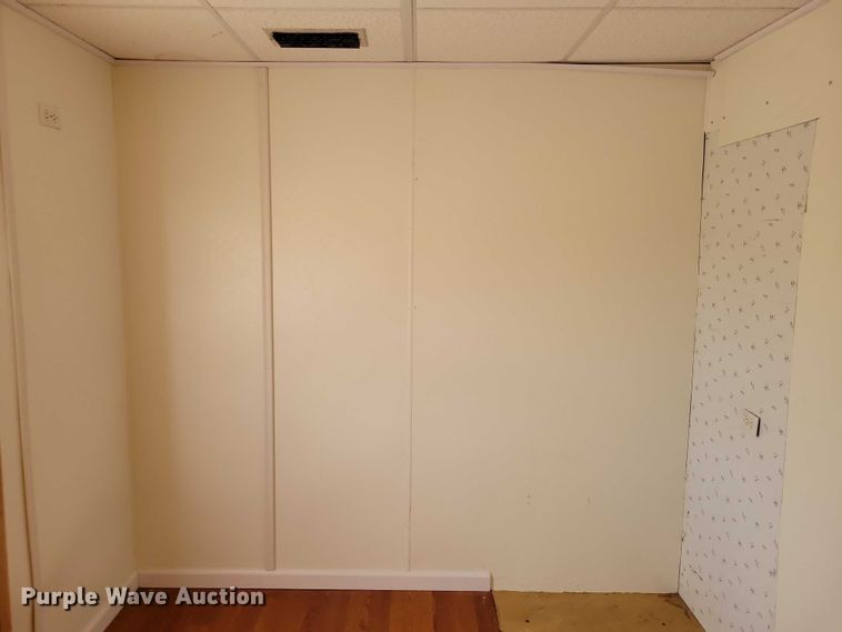 image for item DZ6611 1997 Fruehauf FBHLP9 camper