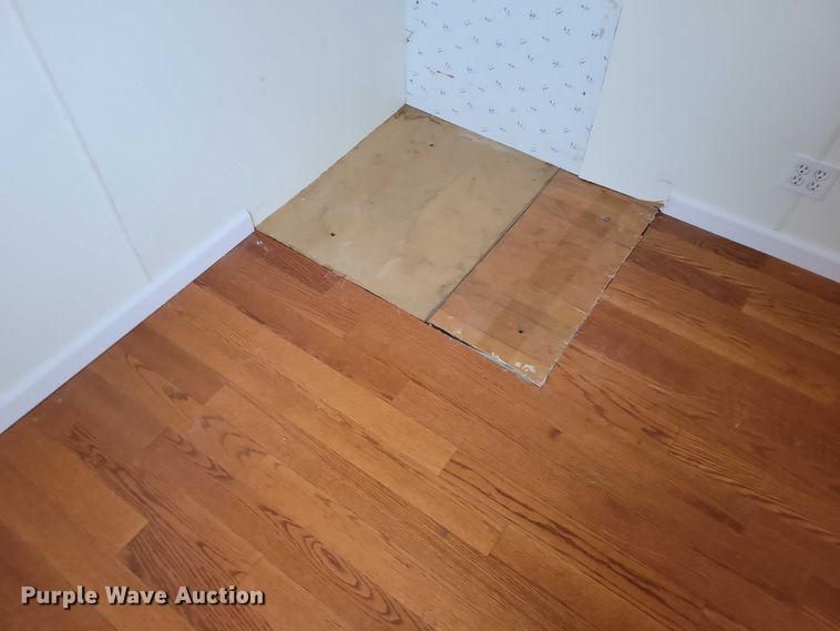 image for item DZ6611 1997 Fruehauf FBHLP9 camper