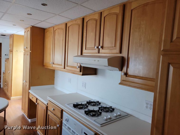 image for item DZ6611 1997 Fruehauf FBHLP9 camper