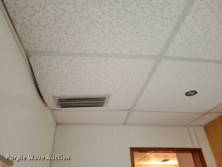 image for item DZ6611 1997 Fruehauf FBHLP9 camper