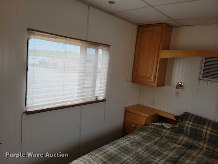 image for item DZ6611 1997 Fruehauf FBHLP9 camper