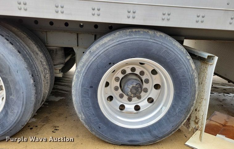 image for item DZ6611 1997 Fruehauf FBHLP9 camper