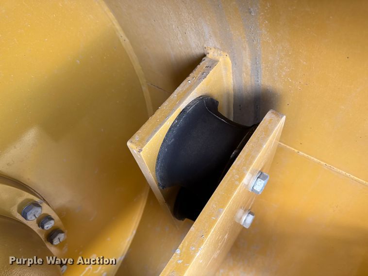 image for item EA1889 2023 Caterpillar CS56B single drum vibratory roller