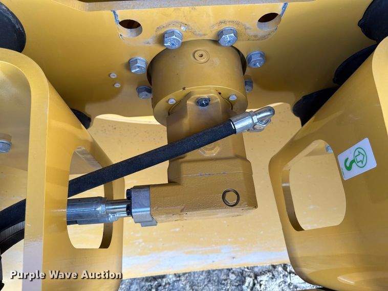 image for item EA1889 2023 Caterpillar CS56B single drum vibratory roller