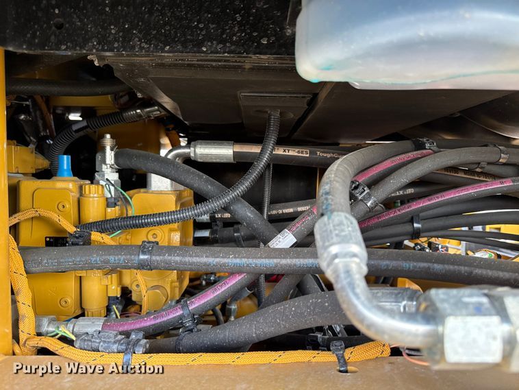 image for item EA1889 2023 Caterpillar CS56B single drum vibratory roller