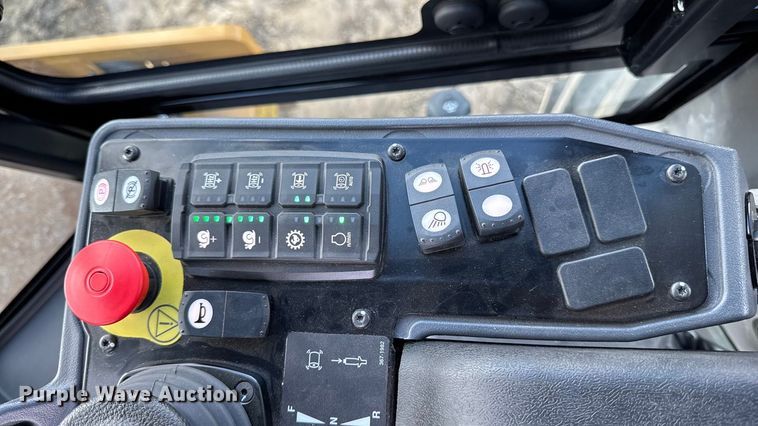 image for item EA1889 2023 Caterpillar CS56B single drum vibratory roller