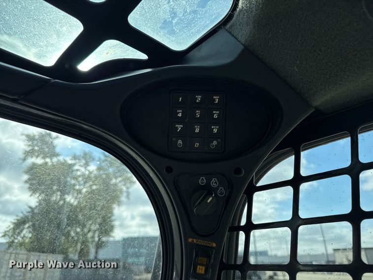 image for item EA1950 2019 Bobcat T770 tracked skid steer loader