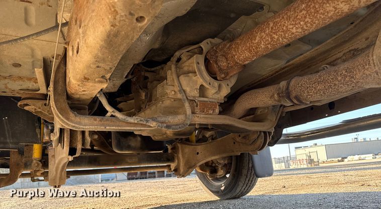 image for item EA1951 2006 Ford F550 truck cab and chassis