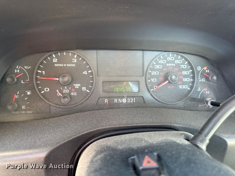 image for item EA1951 2006 Ford F550 truck cab and chassis