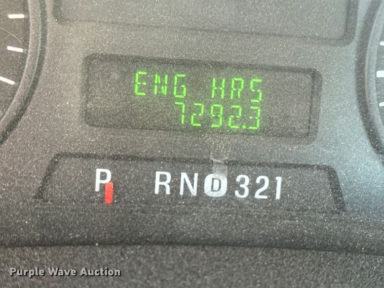 image for item EA1951 2006 Ford F550 truck cab and chassis