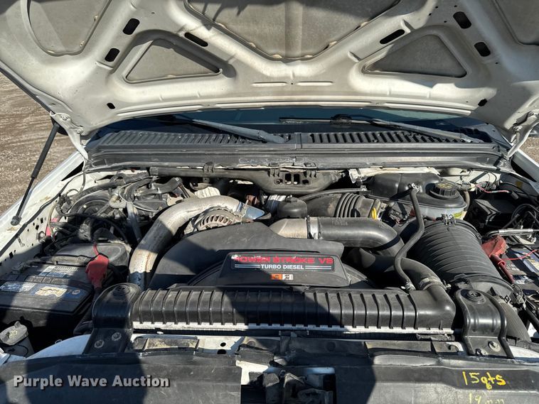 image for item EA1951 2006 Ford F550 truck cab and chassis