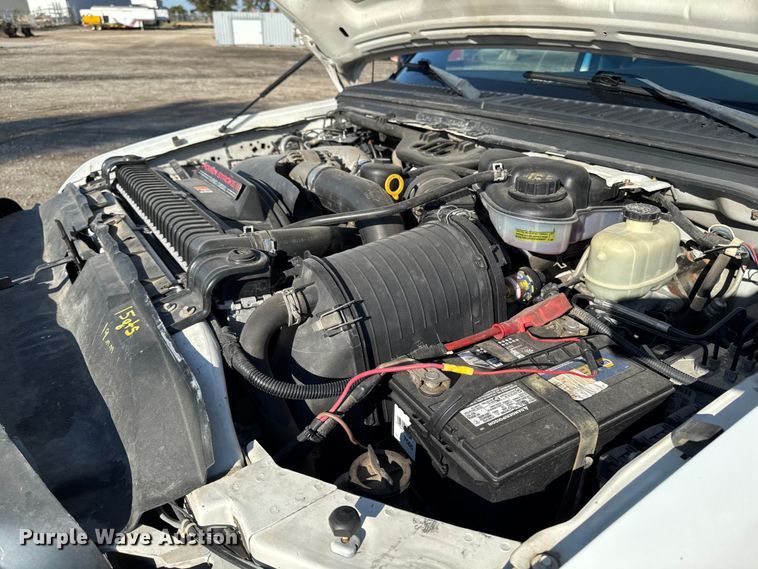 image for item EA1951 2006 Ford F550 truck cab and chassis