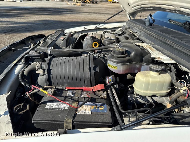 image for item EA1951 2006 Ford F550 truck cab and chassis